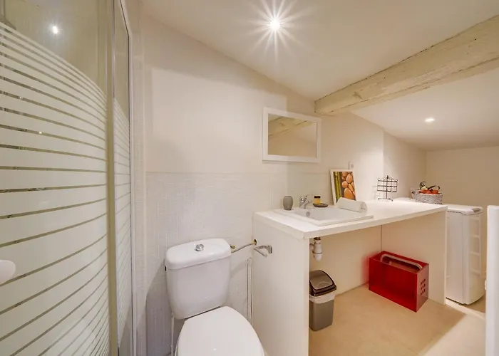Observance 2 Bedroom Duplex * Bordeaux